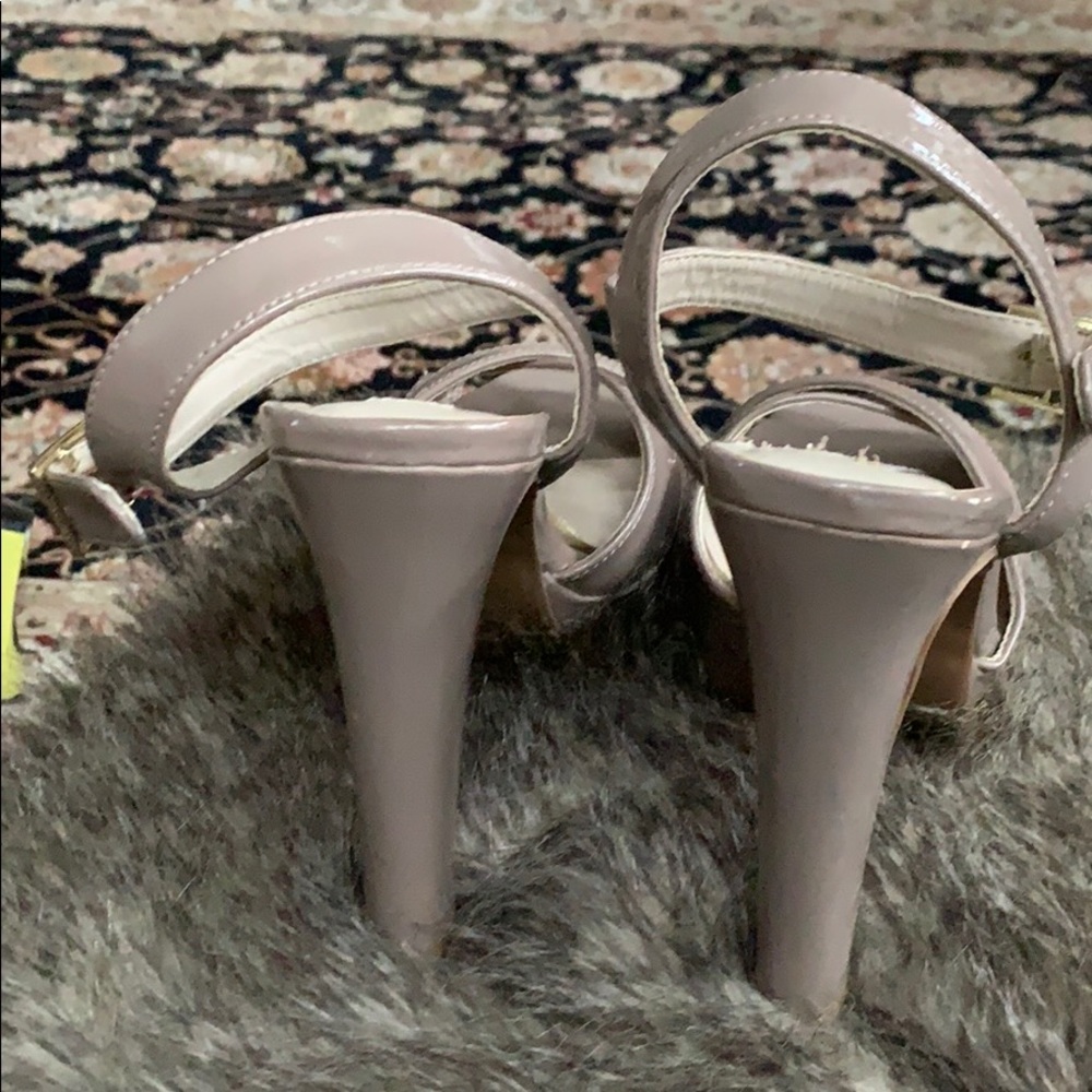 TAUPE PATTON STEVE MADDEN ROXANN HEELS - Picture 2 of 5